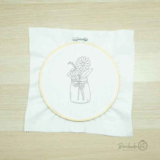Kit de Bordado Diseño Enfrascada